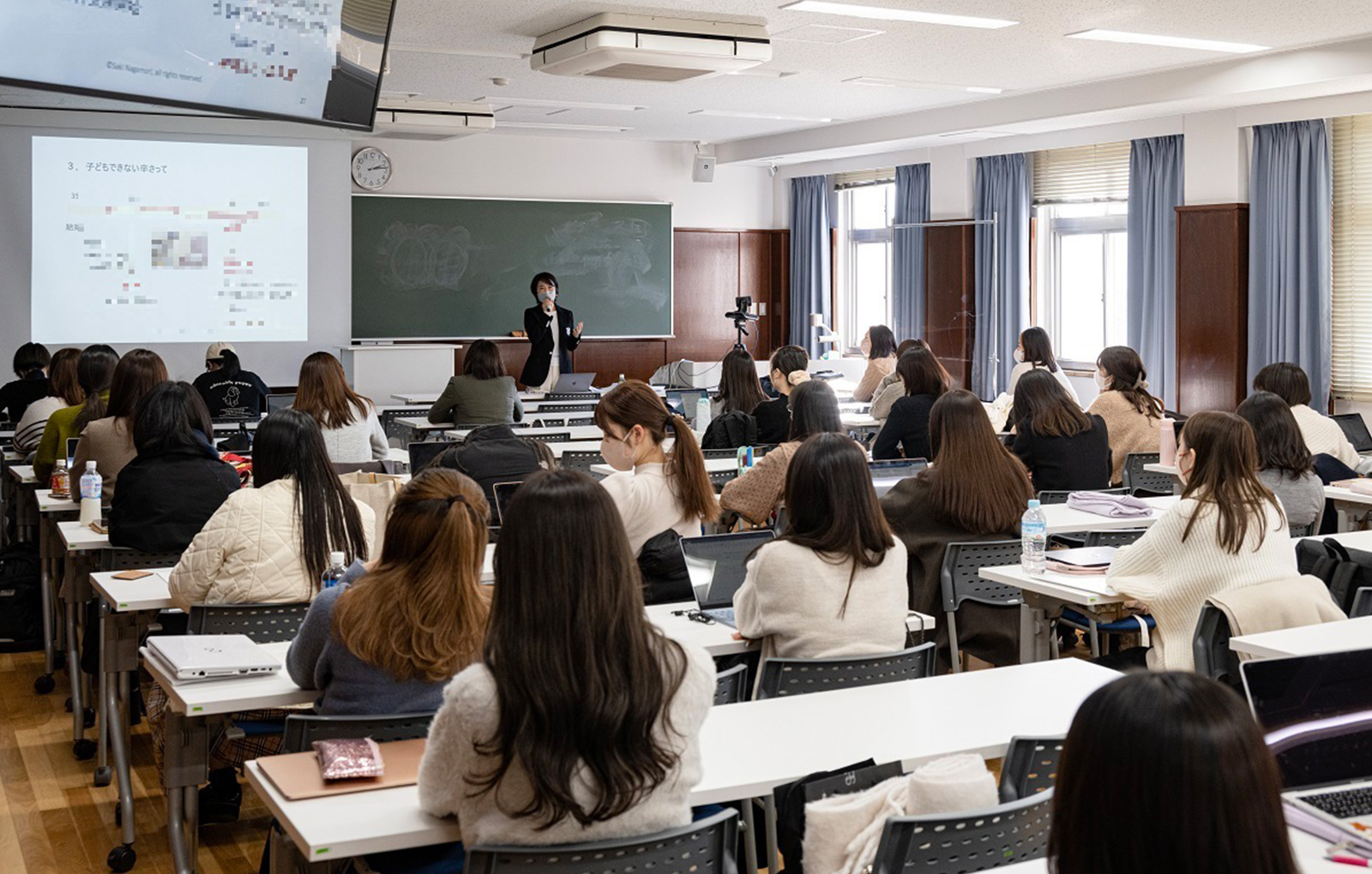モリーブ代表の永森咲希が、聖心女子大学にて、「キャリア形成と子どもを持つ・持たない・持てないを考える」の出張授業をさせていただきました。